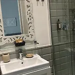 Ale & Niki's