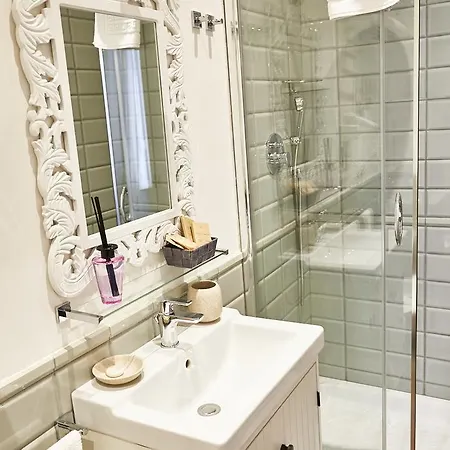 エール＆ニキズ ホーム 4* ローマ