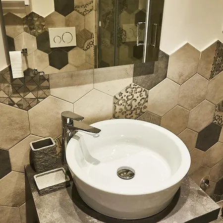 エール＆ニキズ ホーム ローマ