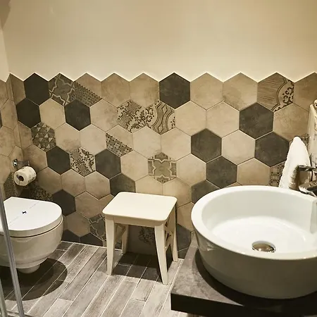 エール＆ニキズ ホーム ゲストハウス ローマ