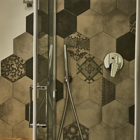 エール＆ニキズ ホーム ゲストハウス