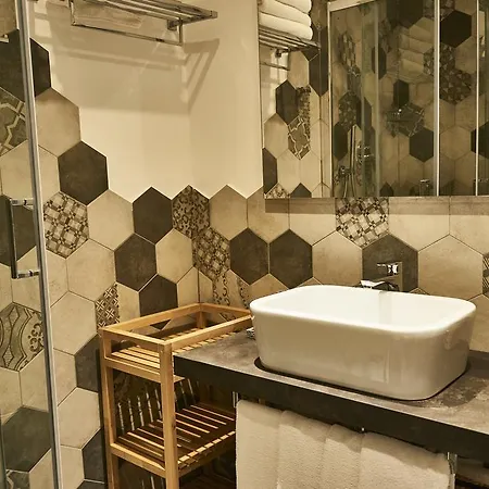 エール＆ニキズ ホーム ゲストハウス