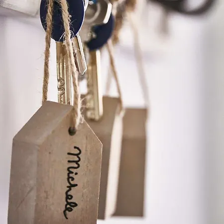 エール＆ニキズ ホーム ゲストハウス ローマ