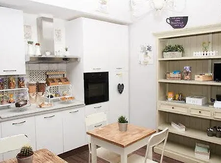 ゲストハウス エール＆ニキズ ホーム 4*