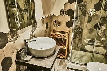 エール＆ニキズ ホーム 4*