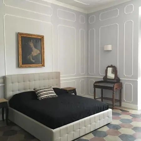 ゲストハウス エール＆ニキズ ホーム ローマ