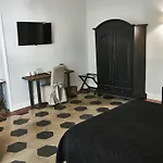 Ale & Niki's Gasthuis 4*